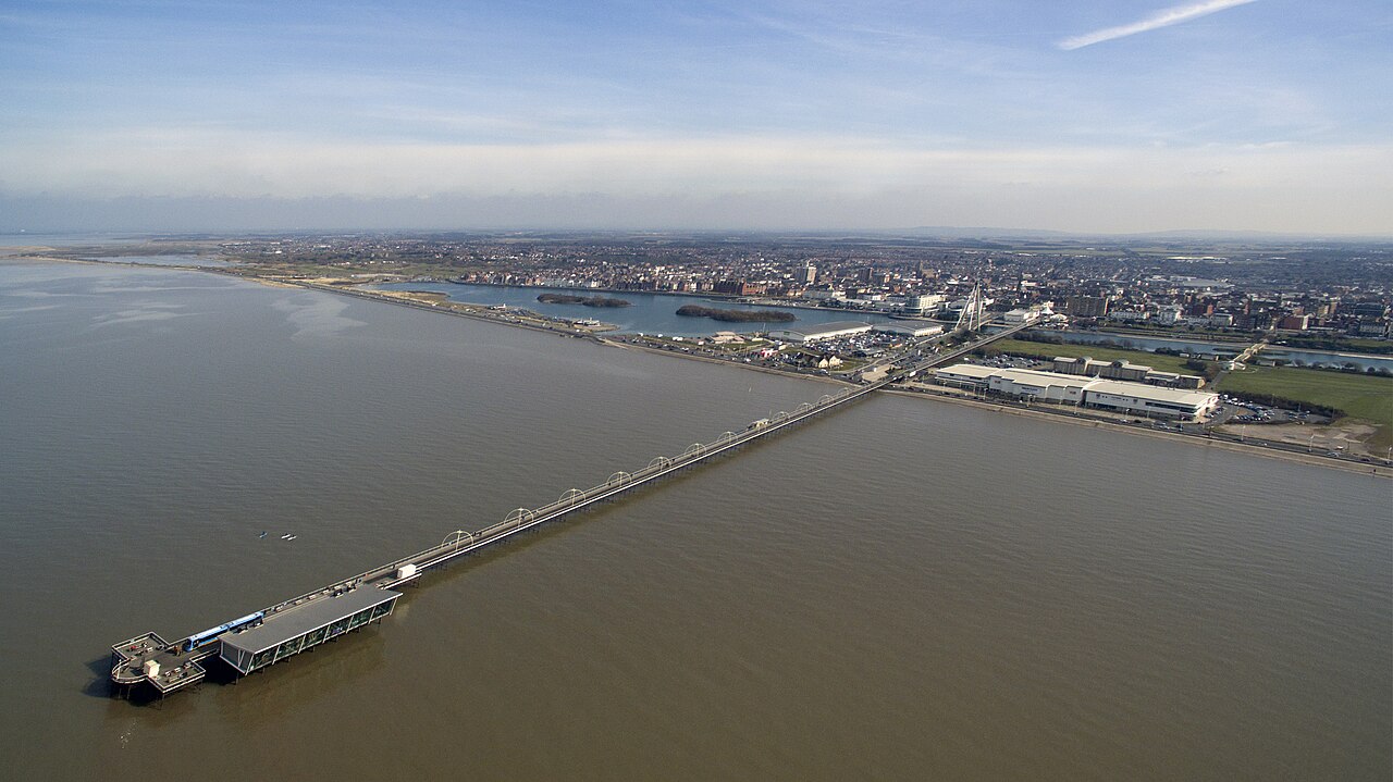 1280px Southport Pier