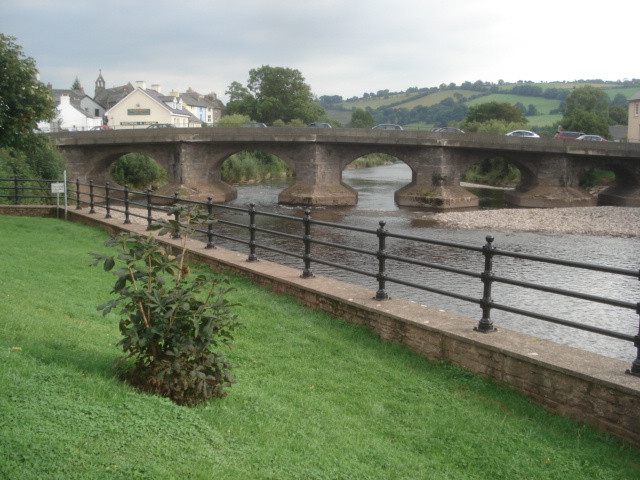 Road bridge over the river Usk geograph.org.uk