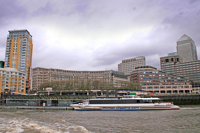 640px Canary Wharf Pier