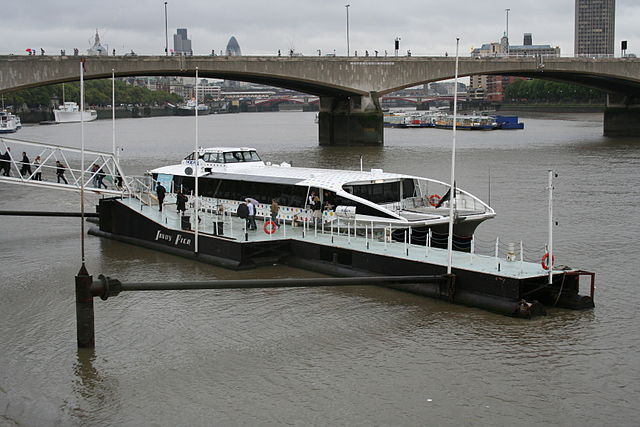 640px Savoy Pier