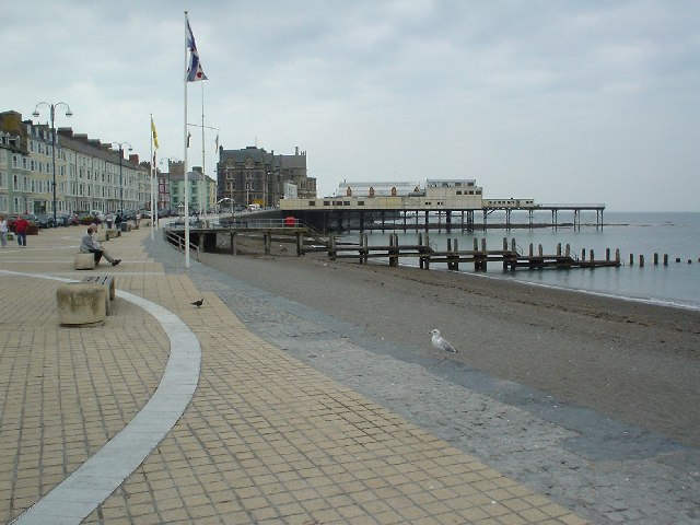 The Pier, Aberystwyth geograph.org.uk