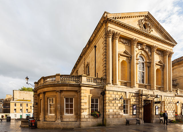 640px Gran Bomba, Baños Romanos, Bath, Inglaterra, 2014 08 12, DD