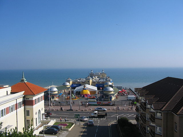 640px Hastings pier