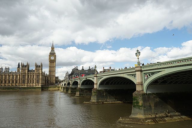 640px Westminster, London (7660306446)