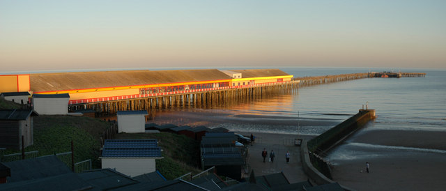 Walton Pier geograph.org.uk