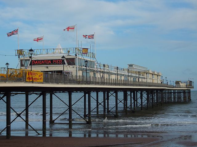 640px Paignton Pier November