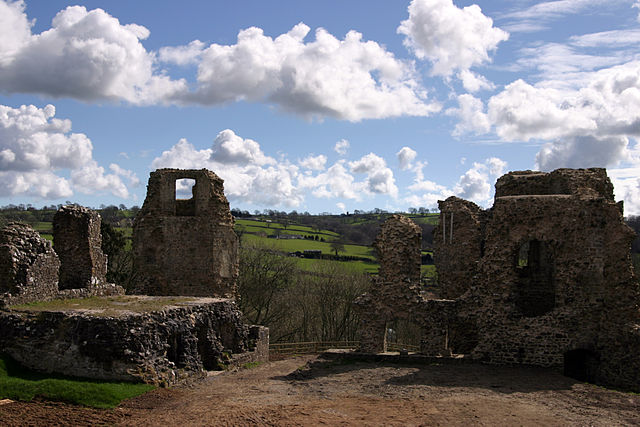 640px Narberth castle pembrokeshire