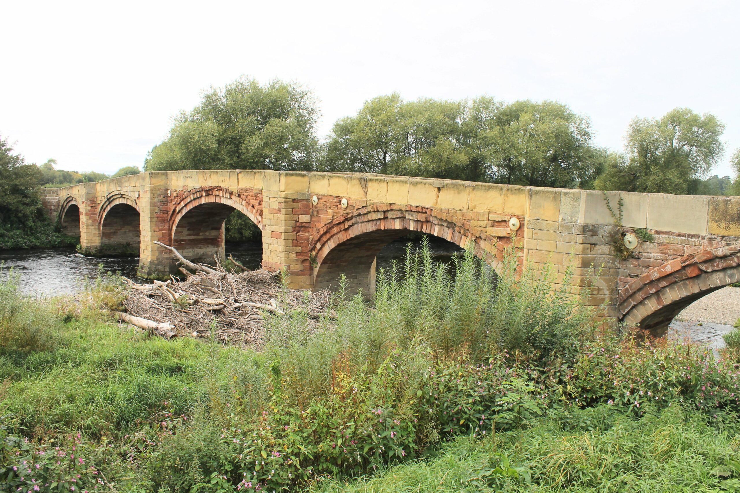Pont Bangor is y Coed Grade I Listed Building in Bangor on Dee, Wrexham, Wales